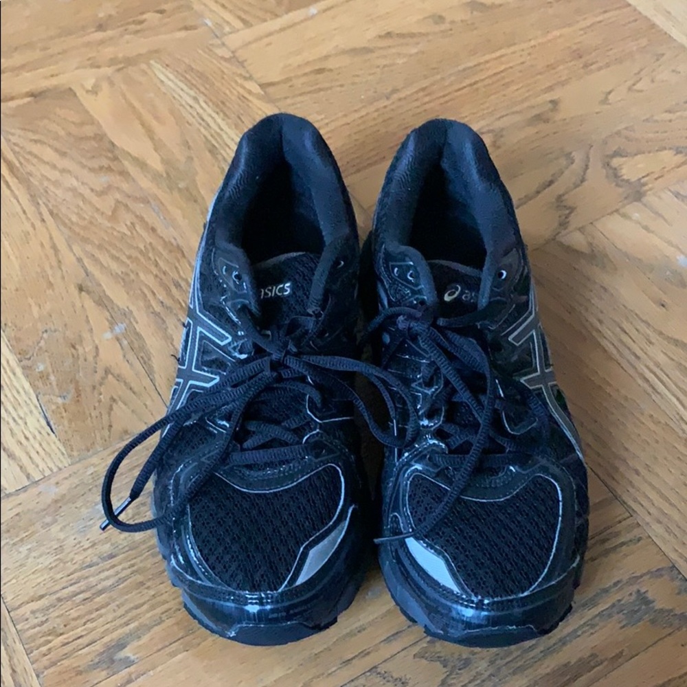 Men’s running sneakers